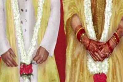 Tying the knot? Kneel 10,000 times to be blessed