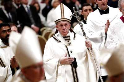 Pope Francis Kicks Off Christmas Celebrations with Midnight Mass at Vatican