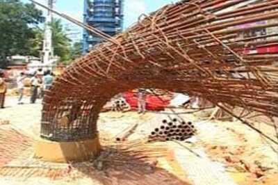 Two injured after Metro pillar leans dangerously