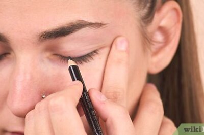How to Make Eyeliner Look Soft