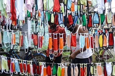 Masks Mandate Back in Delhi But Schools to Stay Open Amid Covid Surge; Eye on Hospitals for Next Fortnight