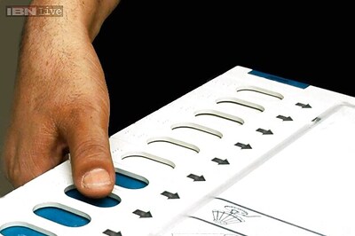 SC asks EC to install electronic voting machines issuing paper receipts to voters for 2014 polls