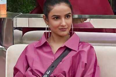 Jasmin Bhasin Reveals It Was Difficult to Find Medical Care For Covid-positive Mother