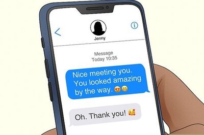 How to Text Someone You Just Met (Examples of Easy and Fun Conversation Starters)