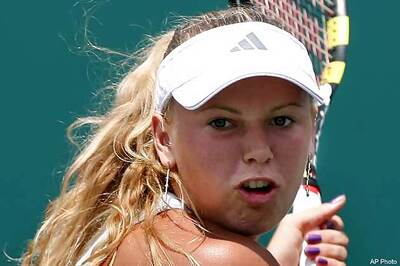 Wozniacki advances at Charleston