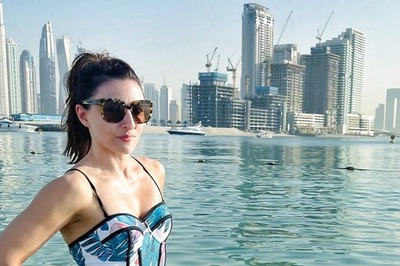 Soha Ali Khan Gives Fitness Goals by Doing a Full Body Workout Using Dumbbells