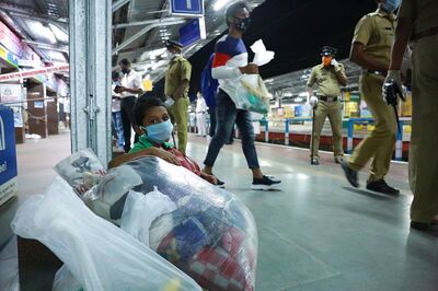 Migrants On Board First Special Train From Telangana Reach Home Districts in Jharkhand