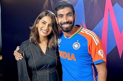 T20 World Cup: Sanjana Ganesan Asks Husband Jasprit Bumrah About His Dinner Plans After Thrilling Pakistan Win