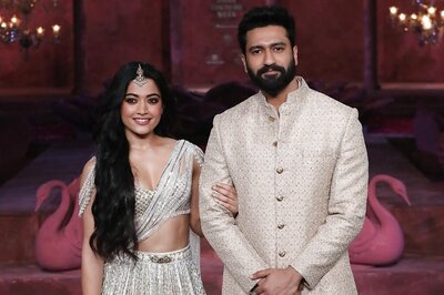 Vicky Kaushal, Rashmika Mandanna Make Perfect Showstoppers For Falguni Shane Peacock At ICW Grand Finale