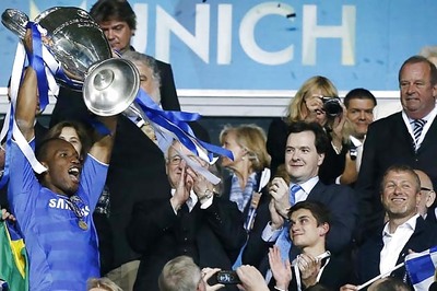 Chelsea to hold contract talks with Drogba