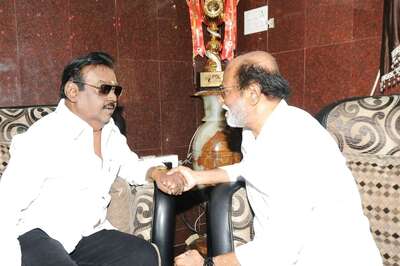 Here Is Why Once Vijayakanth Sat On Floor Before Rajinikanth