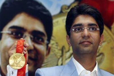 Sports 2008: Bindra breaks Olympic jinx, India high on MSD