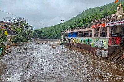 Rain Today: Schools Shut in Some Kerala, Karnataka Districts; Heavy Showers in Mumbai | IMD Forecast