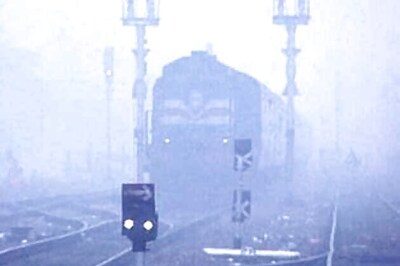 Delhi-bound six trains cancelled, 16 running late due to fog