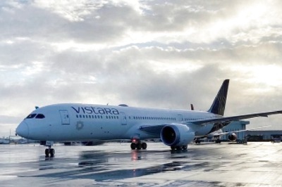 Passenger Files Rs 10 Cr Lawsuit Against Vistara for 'Pain, Humiliation, Endangerment' Faced by Mother, Sister