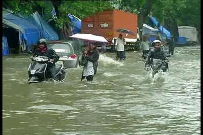 High tide hits Mumbai coast as heavy rains cripple normal life, residents asked to stay indoors