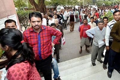 70-year-Old Dies While Standing in Queue to Exchange Notes