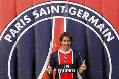 PSG sign Brazilian defender Maxwell from Barca