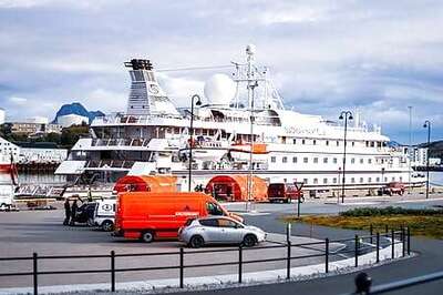 Norwegians urged to avoid travel abroad to limit virus