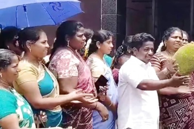 At Santhanam's Inga Naan Thaan Kingu Screening, Women And Differently-abled Get Free Tickets