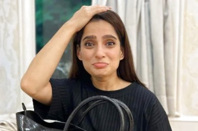 Watch: When Priya Bapat Carried a Big Hand Bag But Forgot Her Wallet