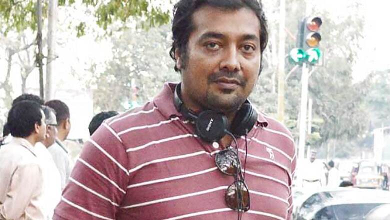 Snapshot: Anurag shoots in front of Big B's house
