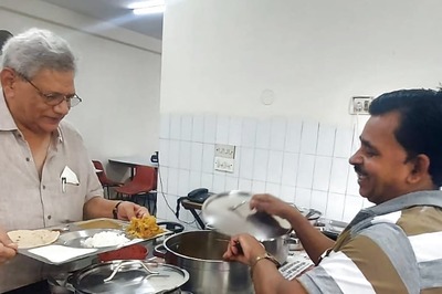 ‘This is a Marxist-Leninist Lunch’: At Rs 12 a Plate, Time and Tab Stand Still at the Iconic CPM Canteen