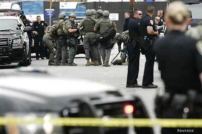 Gunman shot dead after 6 die in California shooting spree