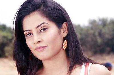 Now actor Disha Pandey learns Telugu through songs