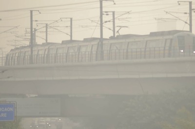 Delhi Air Turns More Toxic as Farm Fires Double in Punjab; Construction Curbs Imposed in NCR