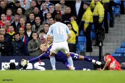 Classy Man City sink Liverpool 3-0