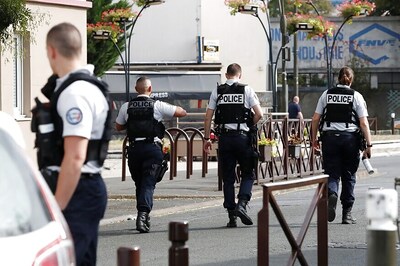 Two Arrested After French Counter-terrorism Raid Near Paris