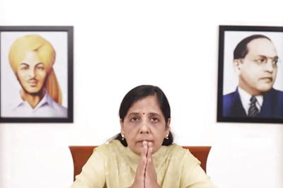 News18 Afternoon Digest: Arvind Kejriwal's Wife Addresses Media on 'So-Called' Liquor Scam And More Top Stories