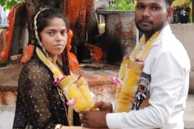 UP Couple Gets Married In A Temple Inside Police Station