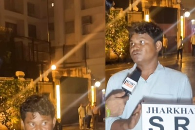 This Die-Hard Shah Rukh Khan Fan Camping Outside Mannat For 35 Days Is Trending