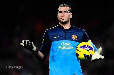 Barcelona tie up goalkeeper Pinto until 2014