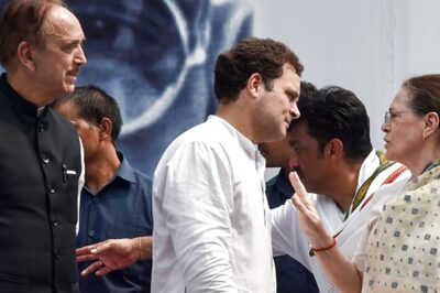 Trusted Aide Ghulam is Finally ‘Azad’ From Congress, But Party Remains a ‘Ghulam’ to Gandhis