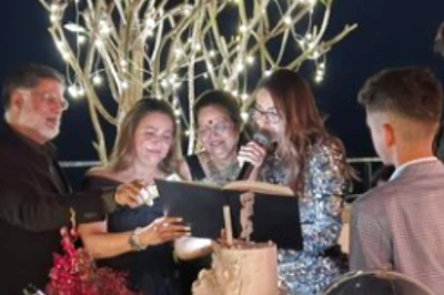 Malaika Arora Throws Intimate Birthday Bash for Mom; Arjun Kapoor, Kareena Kapoor Steal the Show