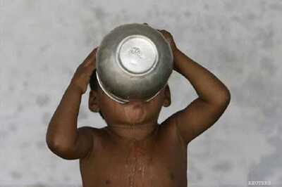 UN states set goal to end poverty, hunger in next 15 years