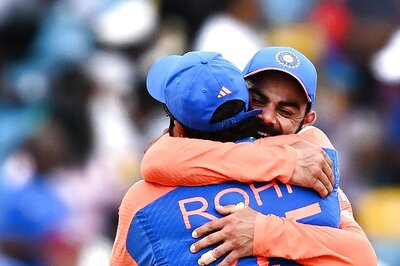 Ro-Ko in Arms: India's Favourite Duo Rohit Sharma and Virat Kohli Embrace Each Other After Winning T20 World Cup 2024 - WATCH