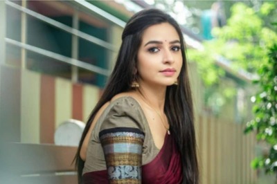 Actress Divya Ganesh Leaves Vadapalani Murugan Temple Without Getting Darshan