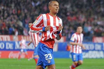 Miranda extends deal with Atletico Madrid