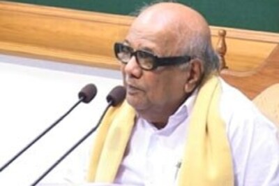 MK cites 'drunkard' Ram, Advani spits venom