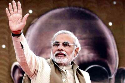 Modi holds marathon to collect iron for Sardar Patel's statue