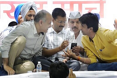 Why Kejriwal Went Out of His Way to Retain Kumar Vishwas