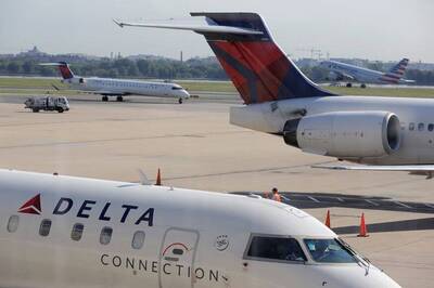Delta Airlines Passenger Removed From Flight For Going to Toilet