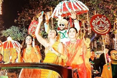 Kareena and Karisma Kapoor Shake a Leg at Armaan Jain-Anissa Malhotra's Wedding Bash