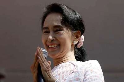 Suu Kyi party wins historic Myanmar polls; military rule set to go
