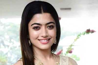 Rashmika Mandanna 'Cannot Stop Laughing' After a Report Claims She Demands Flight Tickets For Her Pet Dog