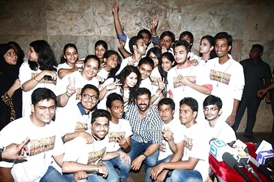 Photo of the day: Kabir Khan poses with Salman Khan's fans after screening 'Bajrangi Bhaijaan' teaser promo